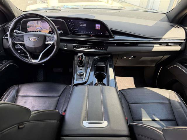 Used 2023 Cadillac Escalade ESV Sport AWD/4WD image 16