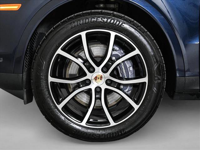 Used 2025 Porsche Cayenne Coupe AWD/4WD image 26