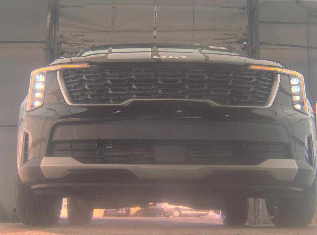 Used 2025 Kia Sorento LX image 2