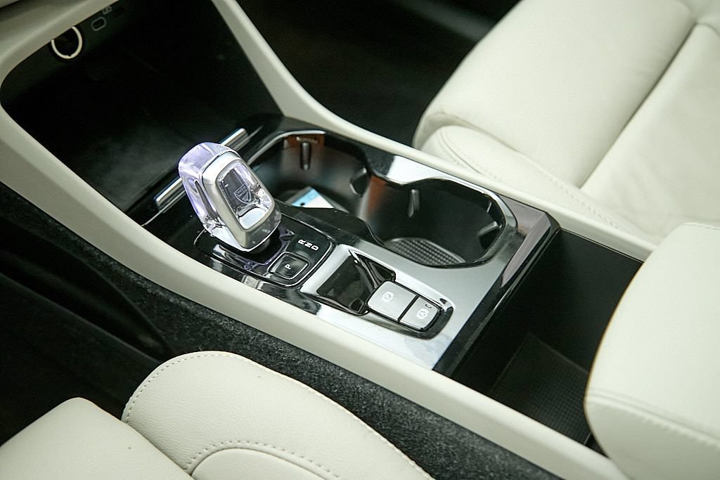Used 2023 Volvo XC40 B5 Plus w/ Protection Package Premier AWD/4WD image 17