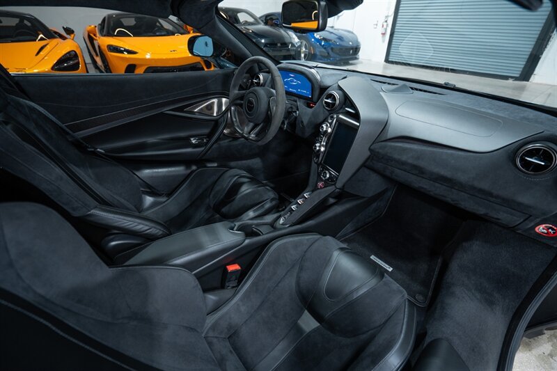 Used 2018 McLaren 720S Performance RWD image 27