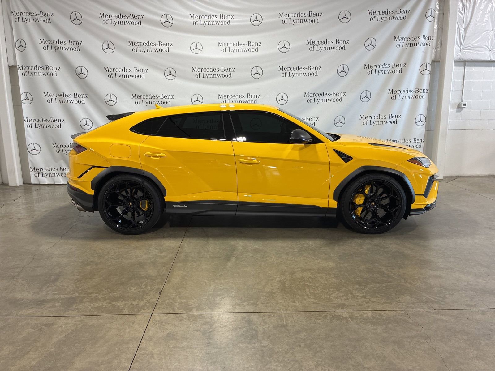 Used 2024 Lamborghini Urus Performante image 4