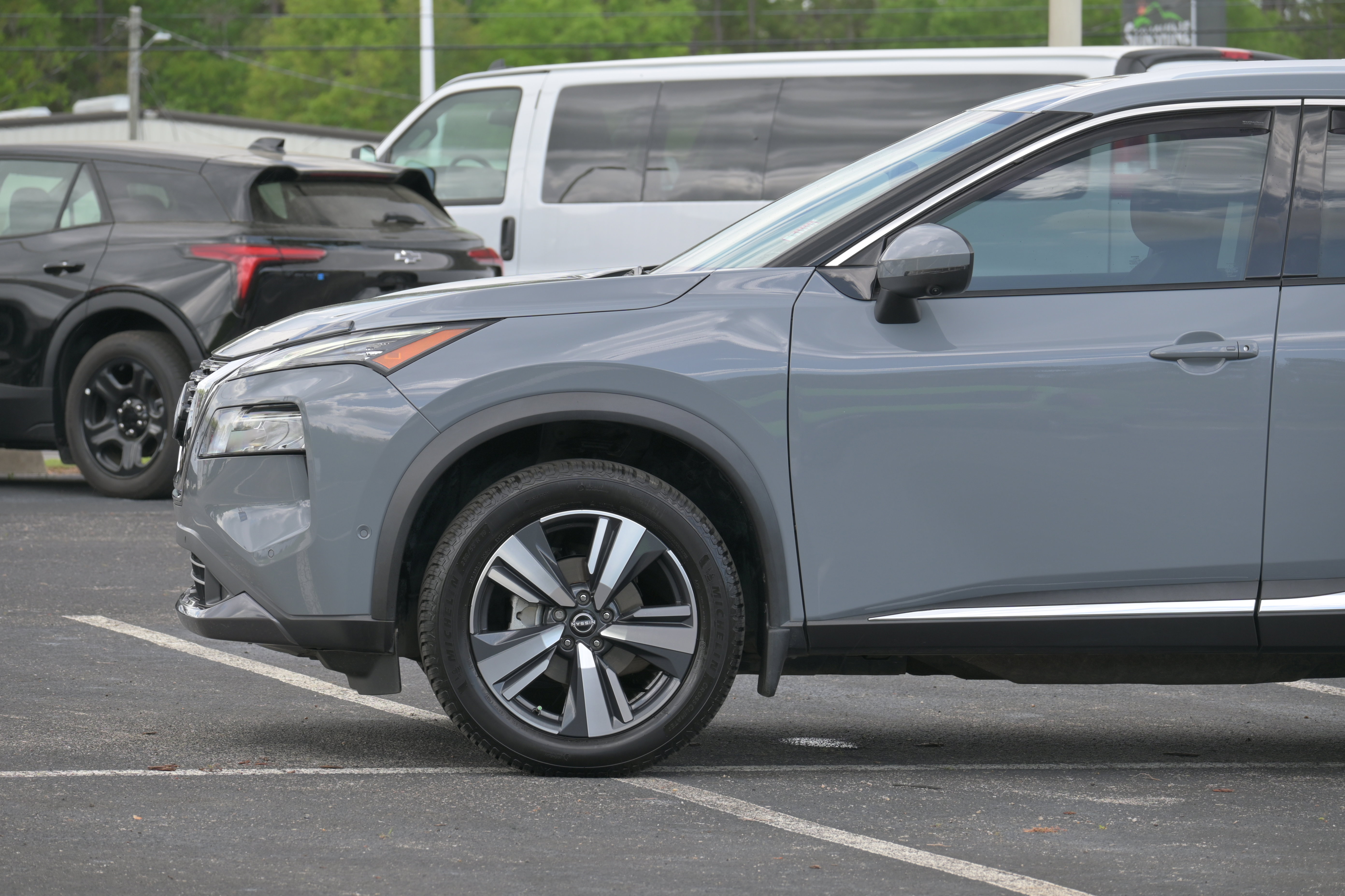 Used 2023 Nissan Rogue SL w/ SL Premium Package FWD image 5