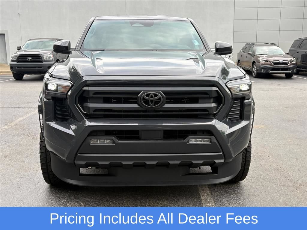 Used 2025 Toyota Tacoma SR5 AWD/4WD image 4