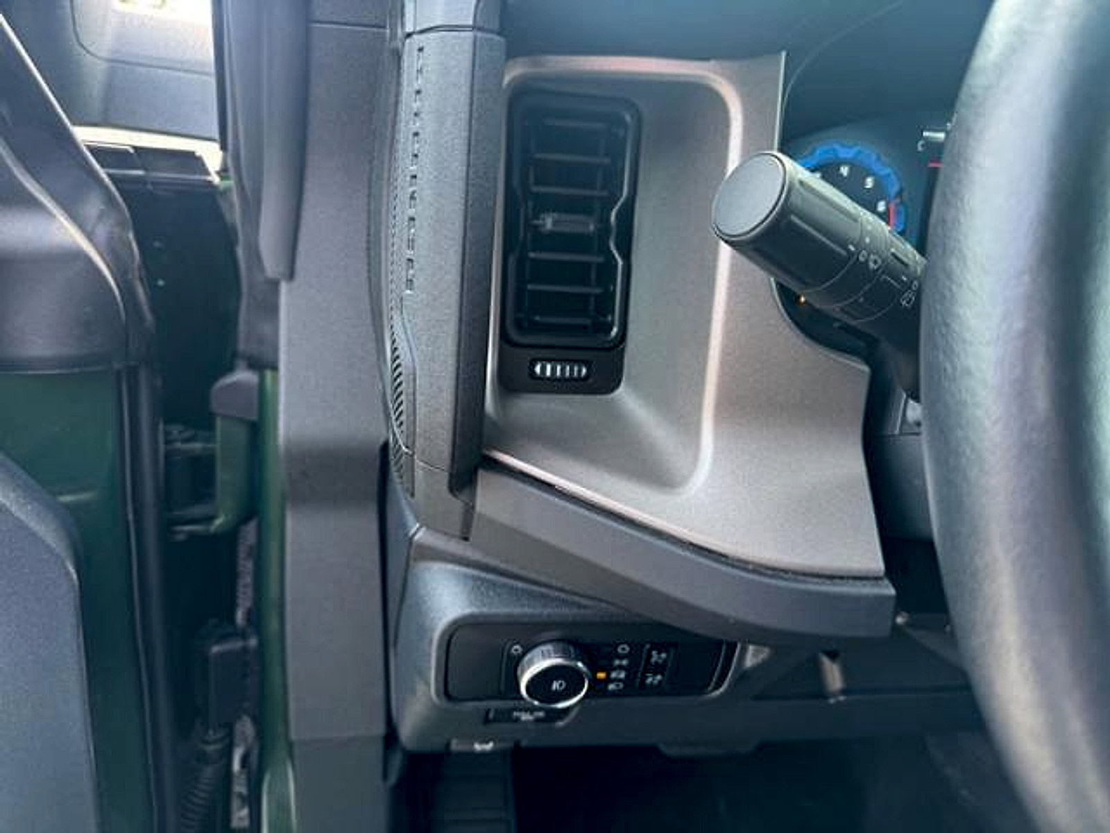 Used 2025 Ford Bronco Outer Banks AWD/4WD image 15