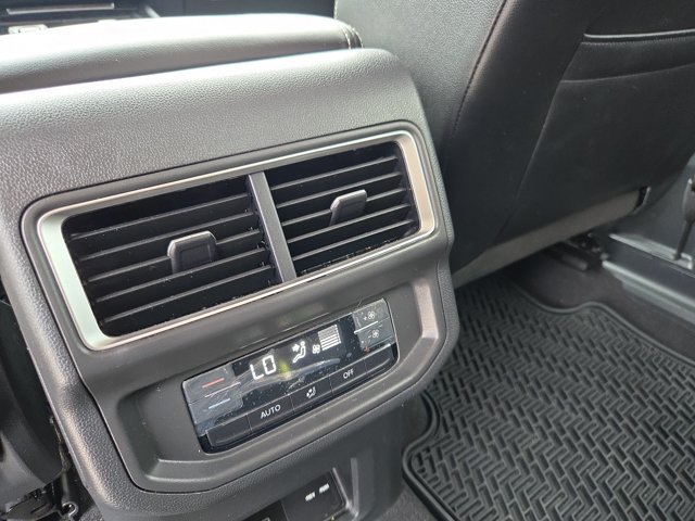 Used 2024 Volkswagen Atlas SE FWD image 14