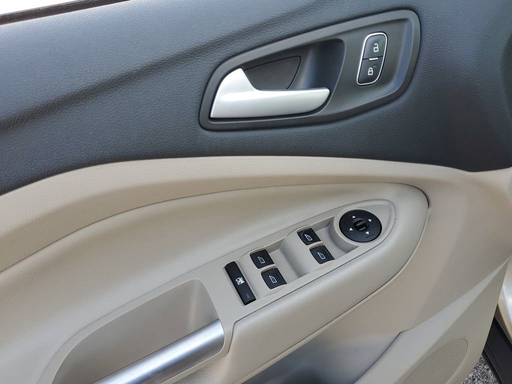 Used 2018 Ford Escape SE image 22