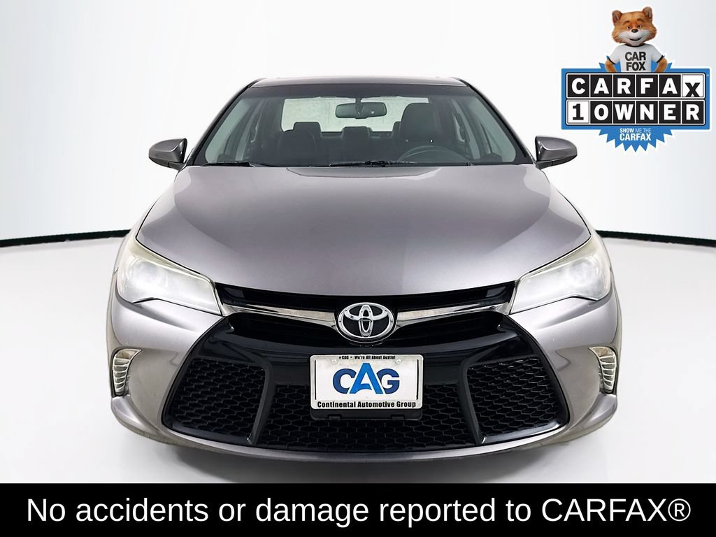 Used 2017 Toyota Camry SE w/ Moonroof Package FWD image 2