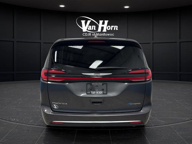 Used 2022 Chrysler Pacifica Touring-L FWD image 5