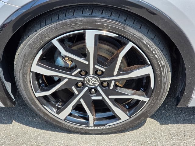 Used 2024 Toyota Prius Prime Premium w/ Advanced Technology Package FWD image 18