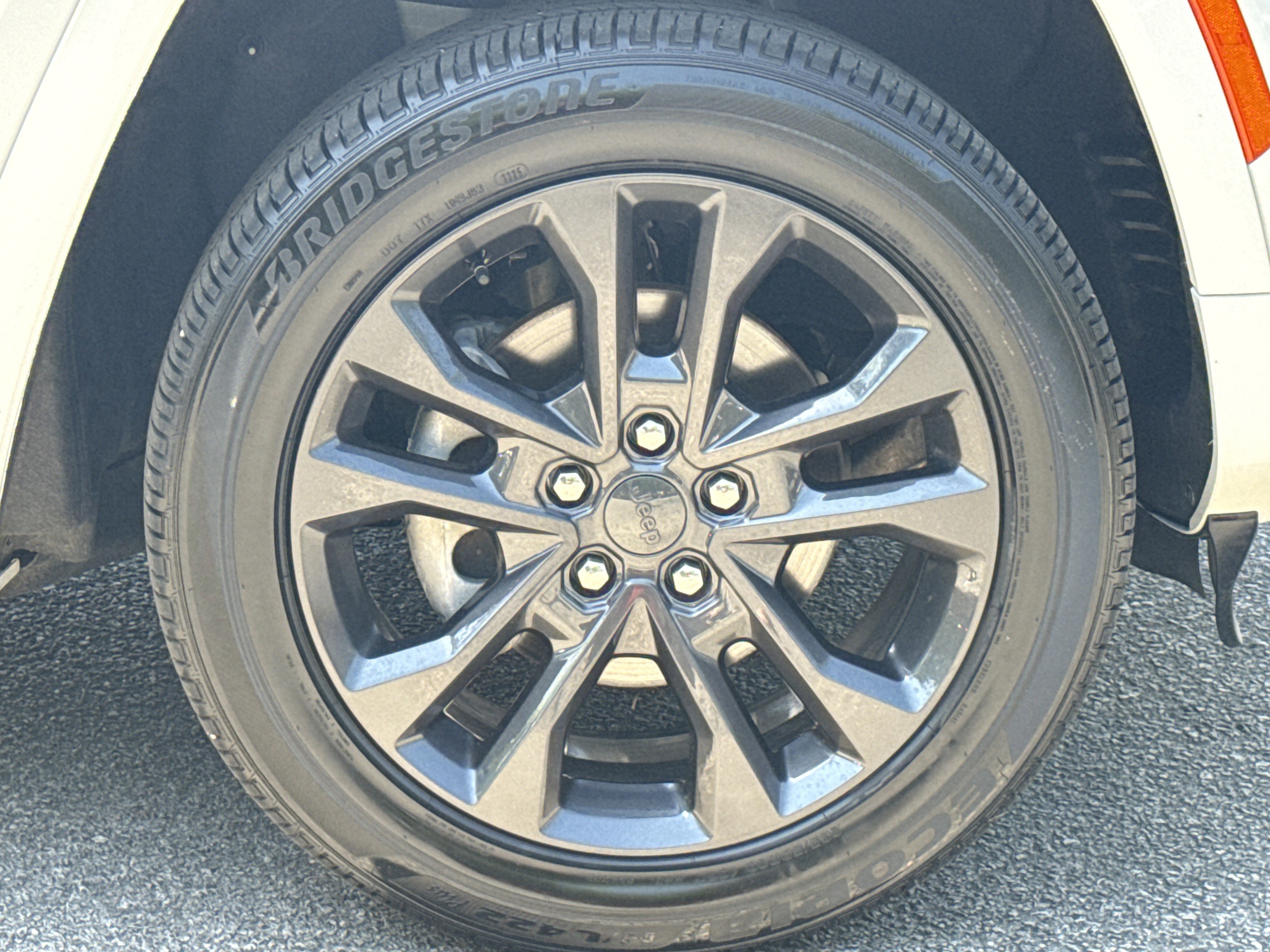 Used 2026 Jeep Grand Cherokee Limited Reserve AWD/4WD image 12