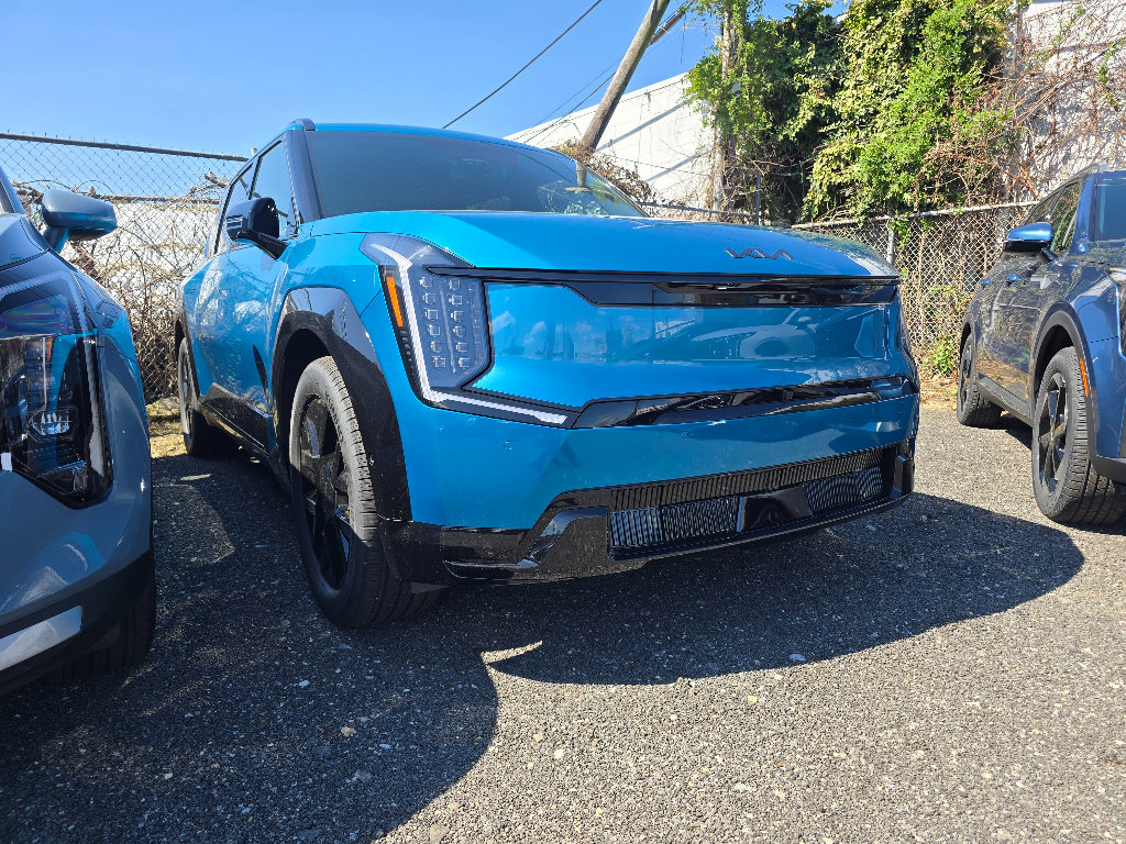 New 2026 Kia EV9 Land image 2