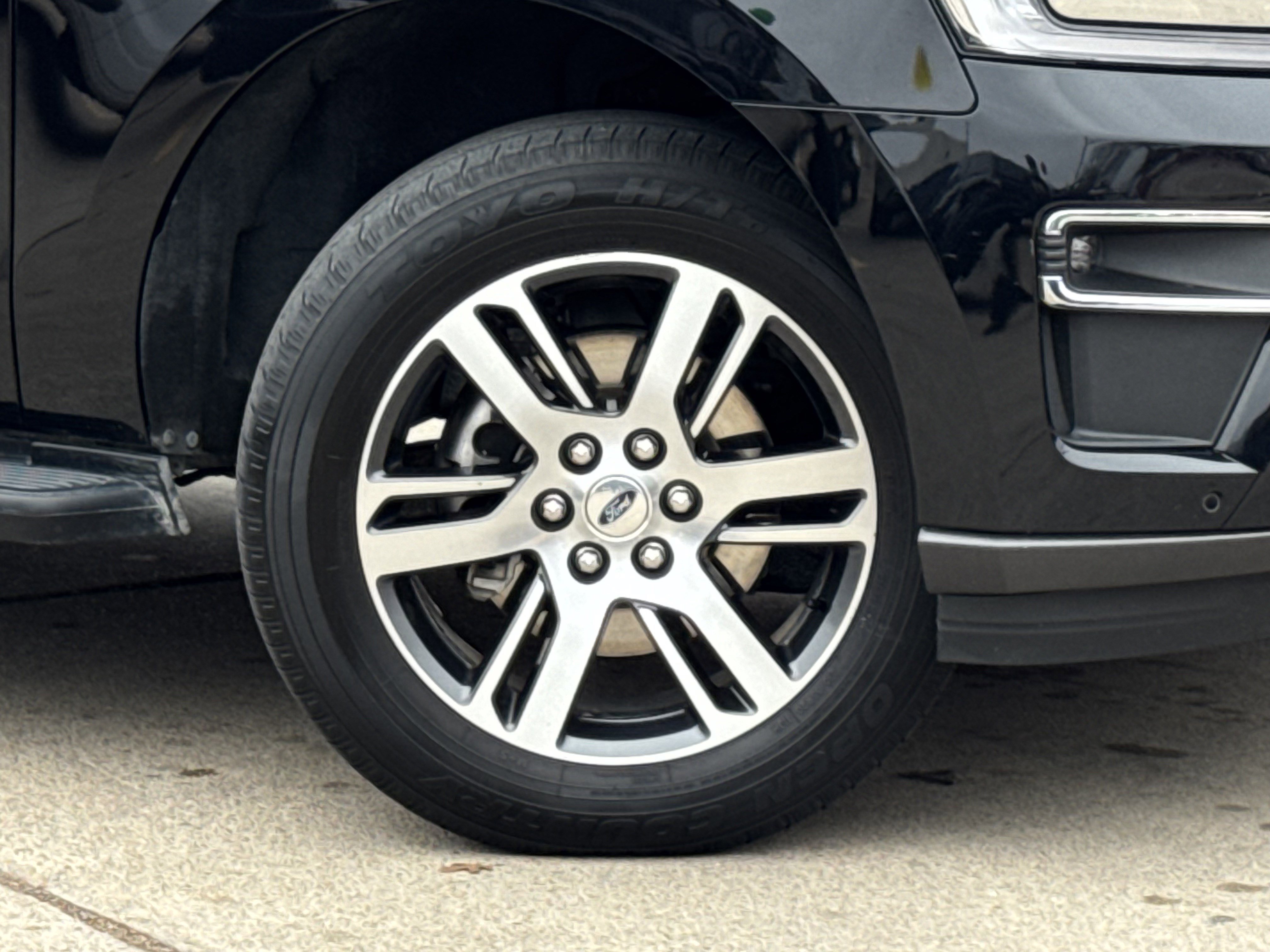 Used 2024 Ford Expedition Max Limited image 3