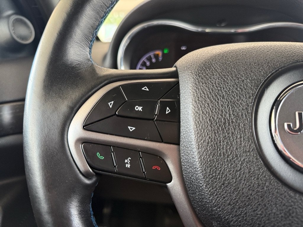 Used 2018 Jeep Grand Cherokee Laredo AWD/4WD image 24