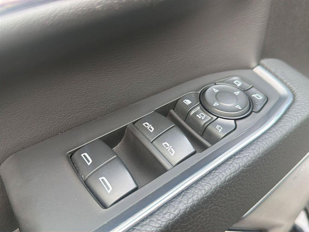Used 2024 GMC Sierra 3500 Denali AWD/4WD image 10