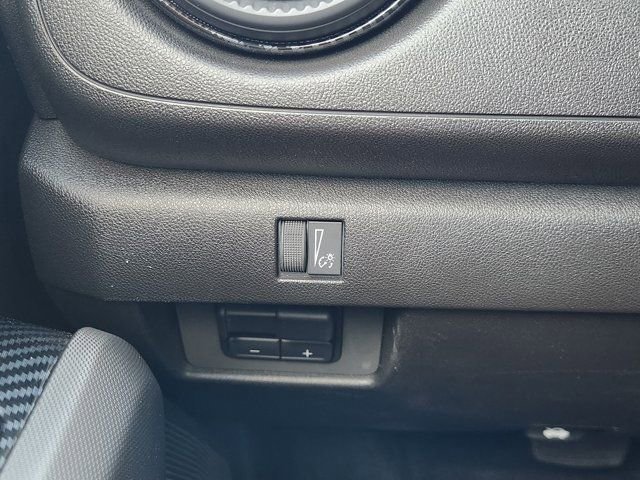 Used 2025 Chevrolet Colorado Trail Boss image 24