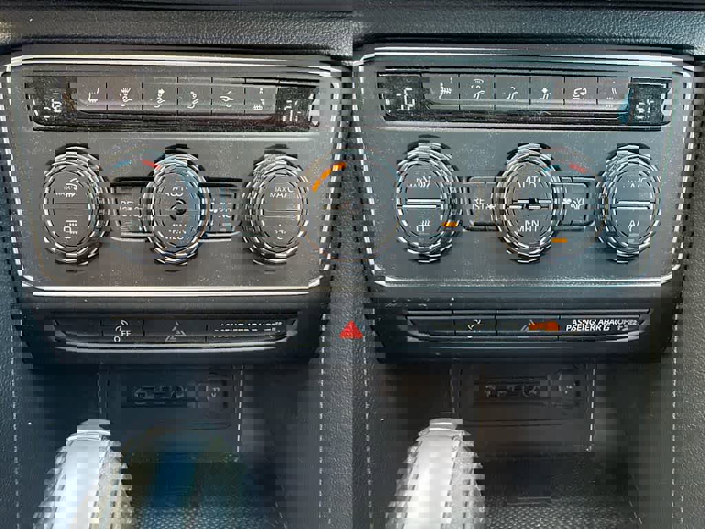 Used 2021 Volkswagen Atlas SE w/ Panoramic Sunroof Package image 13