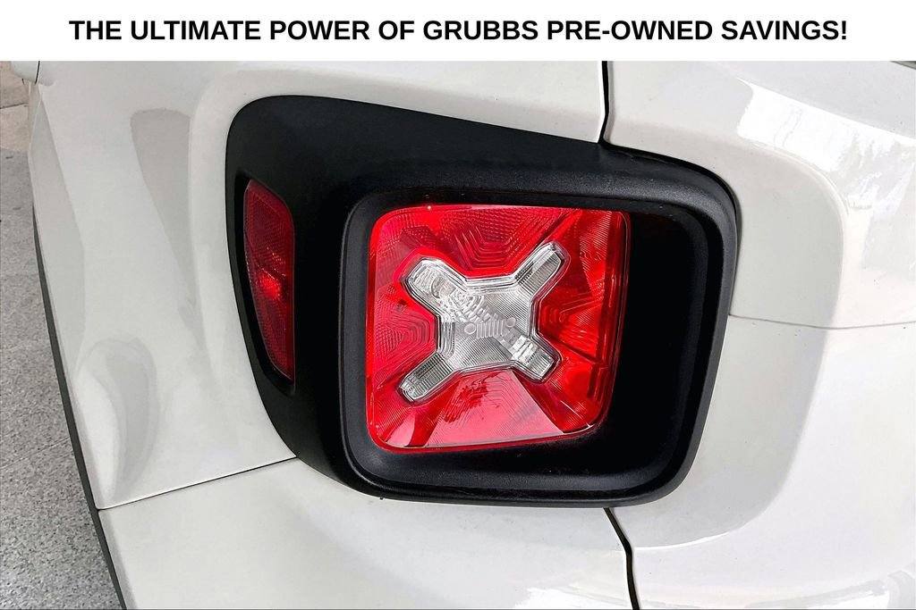 Used 2020 Jeep Renegade Latitude FWD image 34