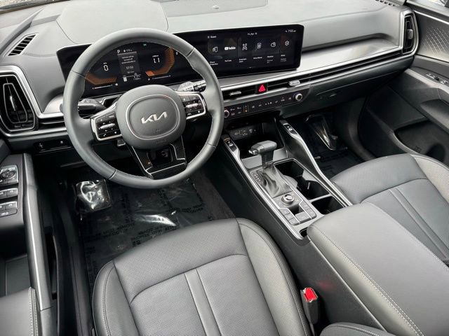 Used 2025 Kia Sorento S image 9