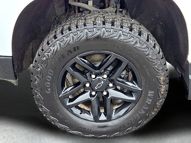 Used 2023 Chevrolet Silverado 1500 LT Trail Boss w/ Convenience Package II AWD/4WD image 9