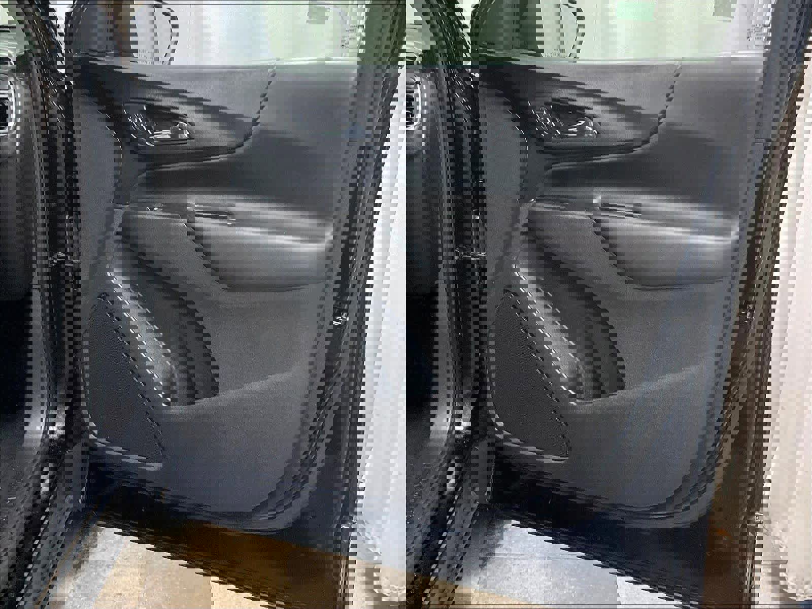 Used 2020 Chevrolet Equinox LT image 12