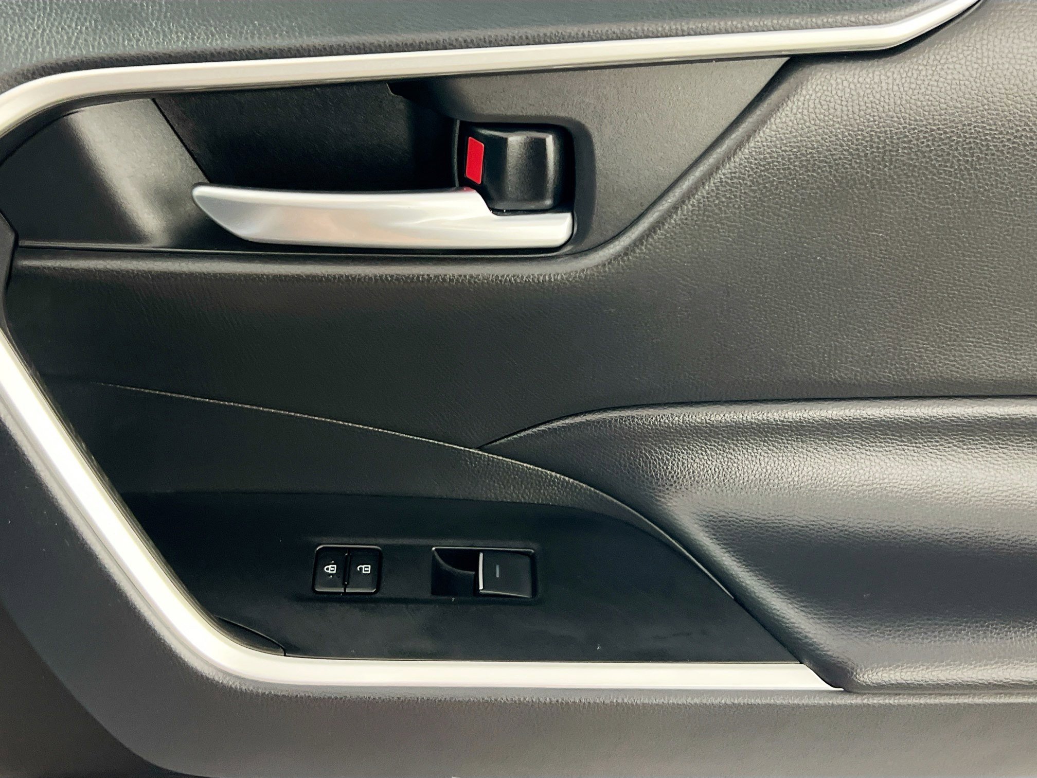 Used 2024 Toyota RAV4 XLE Premium image 32