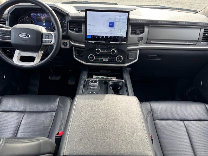 Used 2024 Ford Expedition XLT image 15