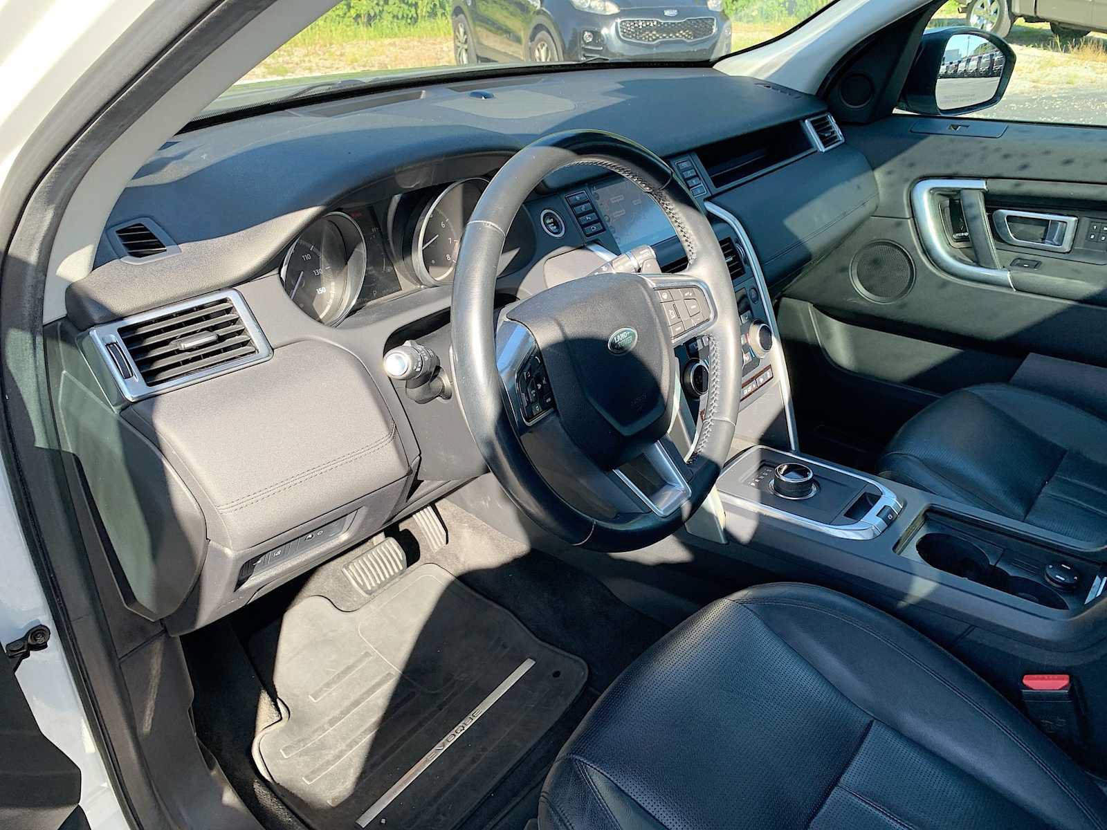 Used 2017 Land Rover Discovery Sport HSE AWD/4WD image 10