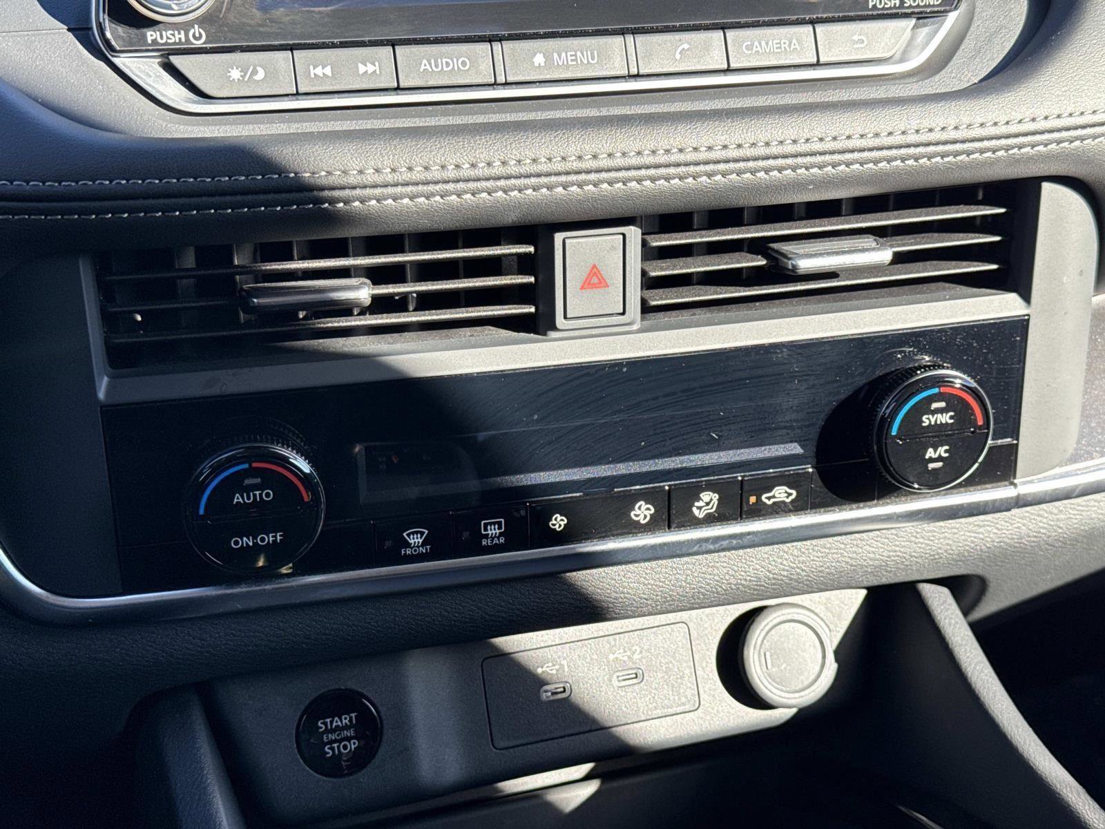 Used 2024 Nissan Rogue SV image 5