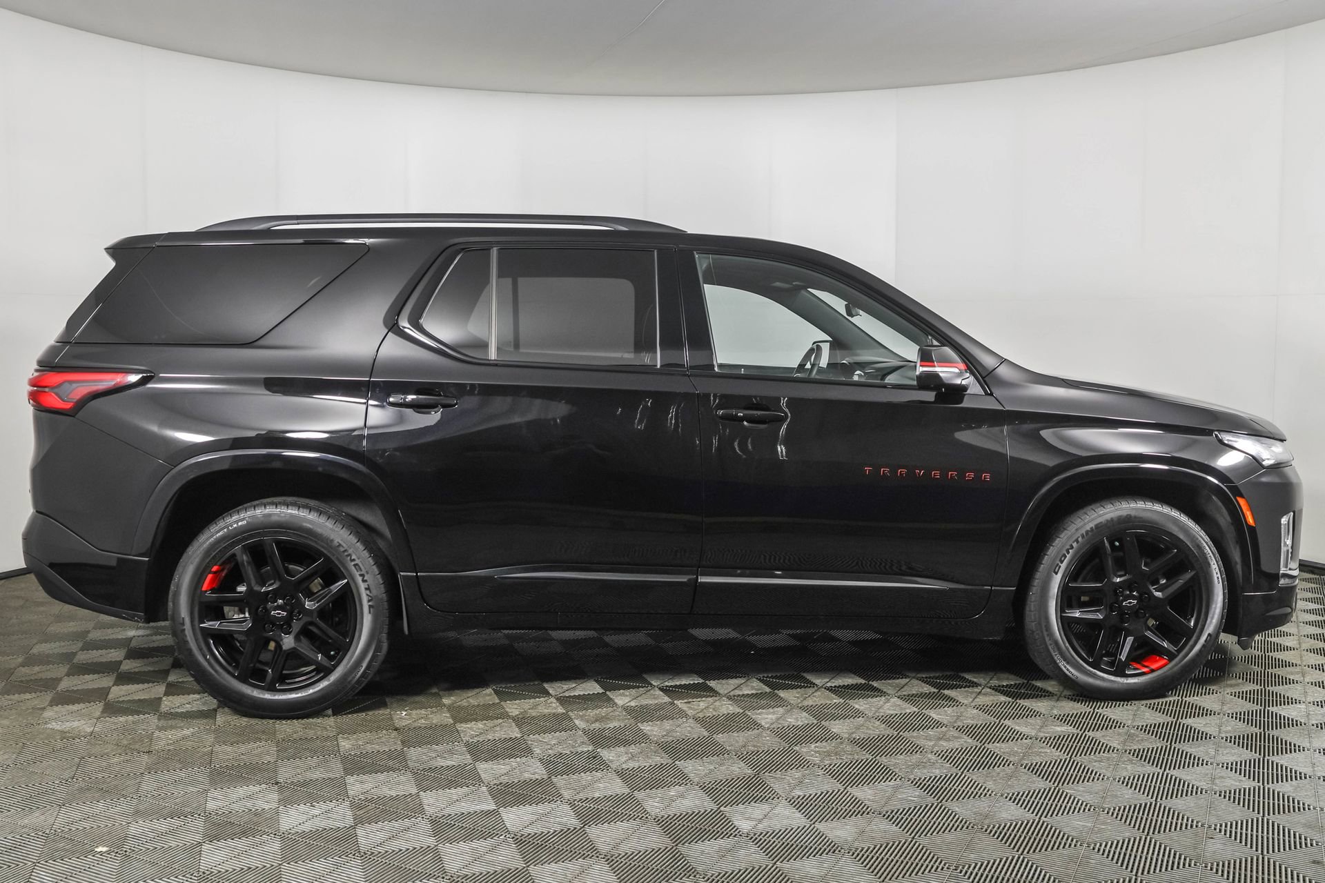 Used 2023 Chevrolet Traverse Premier w/ Redline Edition AWD/4WD image 14