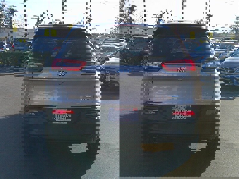 Used 2018 Jeep Cherokee Latitude Plus w/ Comfort/Convenience Group image 5