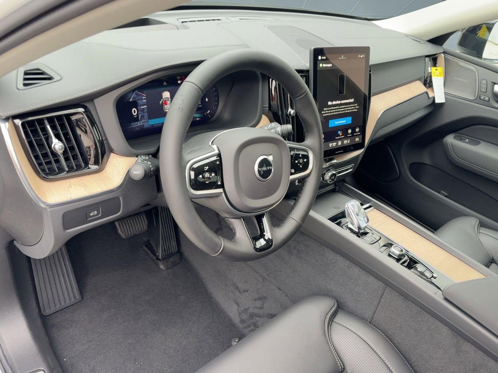 New 2026 Volvo XC60 B5 Ultra w/ Climate Package image 4