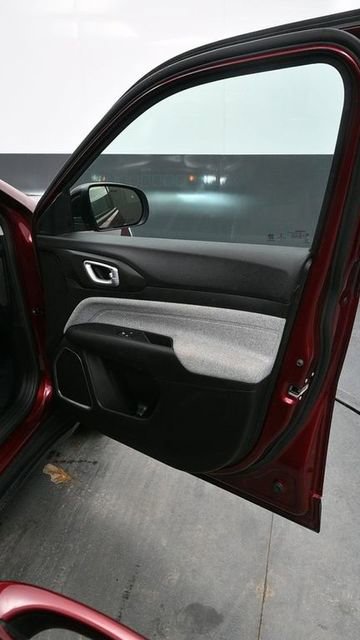 Used 2022 Jeep Compass Latitude AWD/4WD image 9