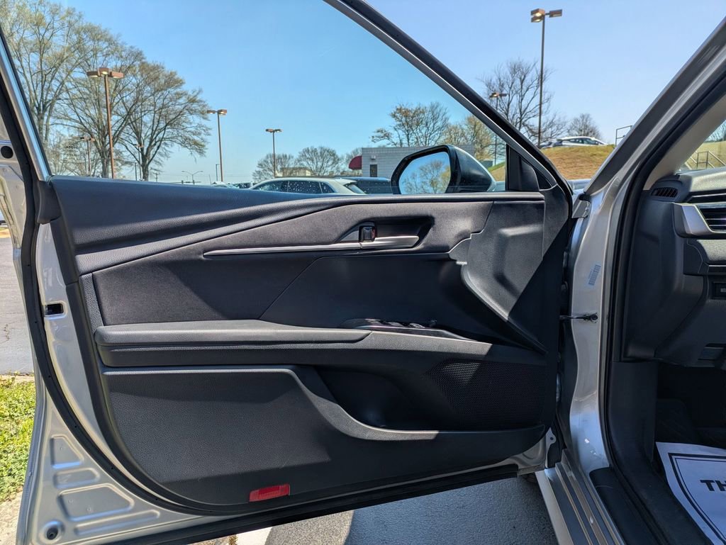 Used 2025 Toyota Camry LE image 10