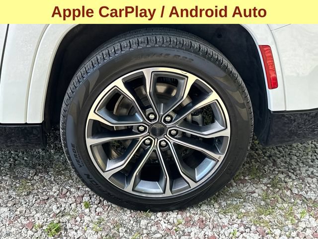 Used 2025 Jeep Grand Wagoneer L Series III w/ Rear Seat Video Group 1 AWD/4WD image 9