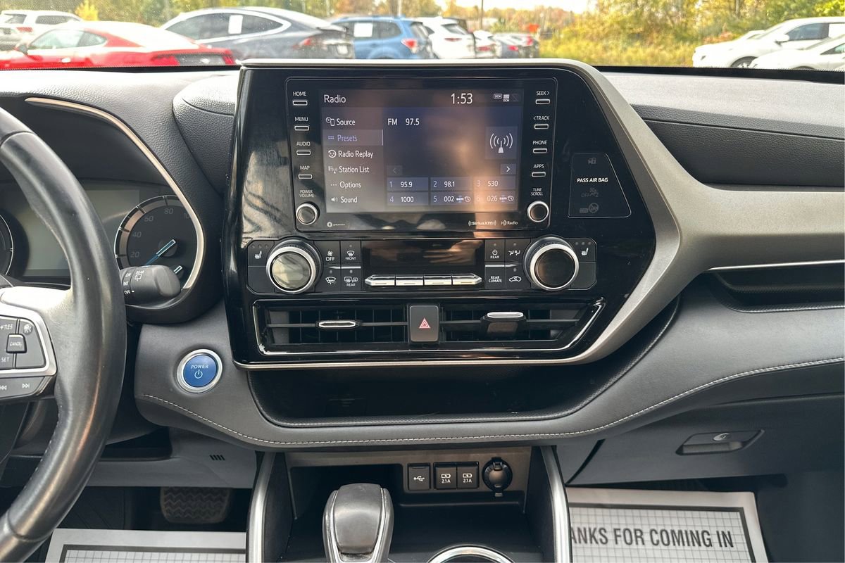 Used 2021 Toyota Highlander XLE image 13