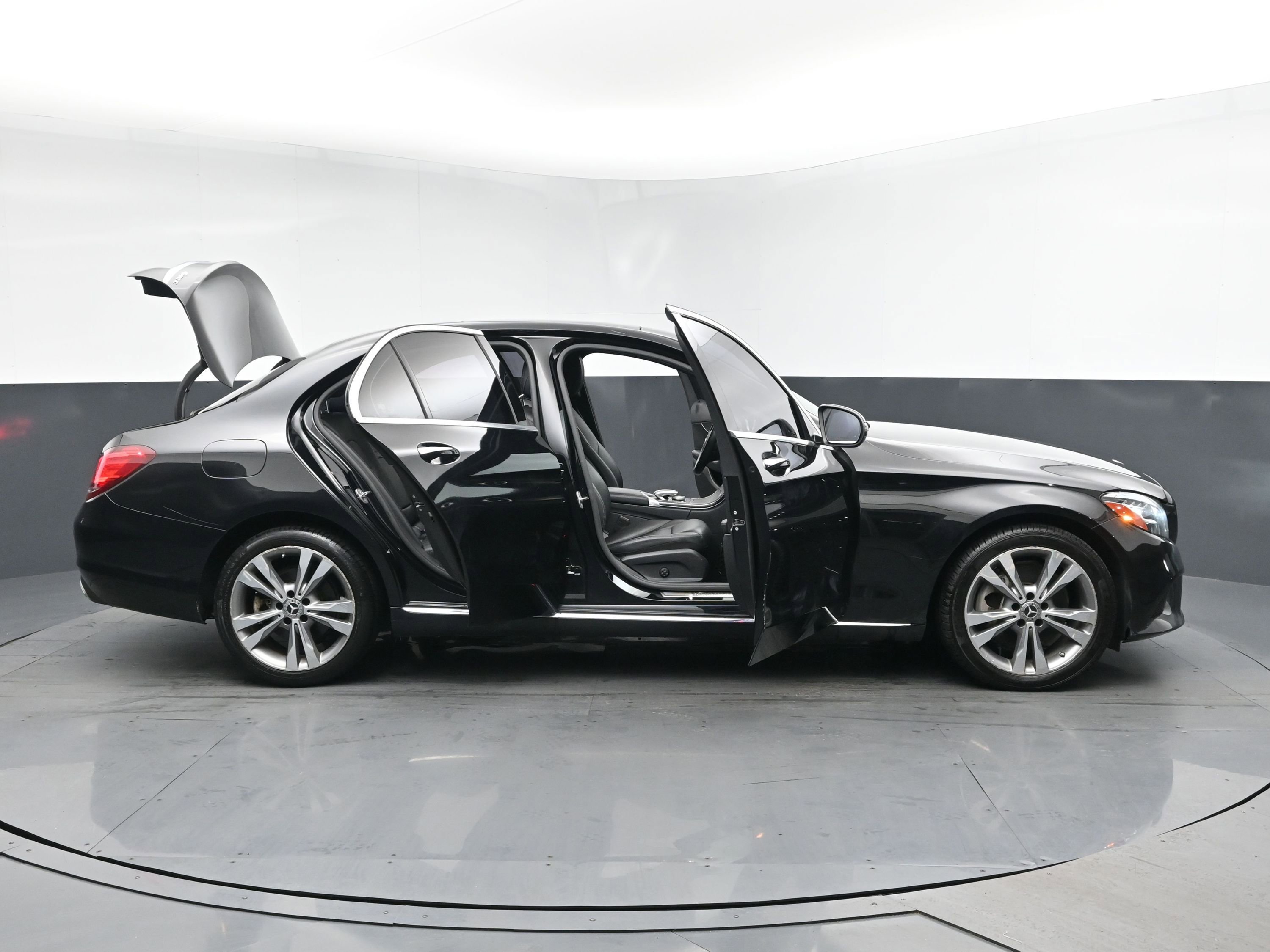 Used 2019 Mercedes-Benz C 300 4MATIC Sedan image 26