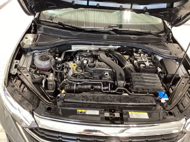 Certified 2023 Volkswagen Jetta SE w/ Panoramic Sunroof Package FWD image 17