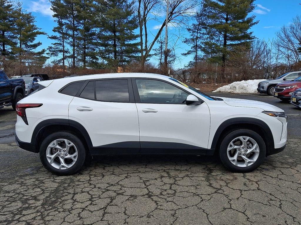 Certified 2024 Chevrolet Trax LS w/ LS Convenience Package image 7