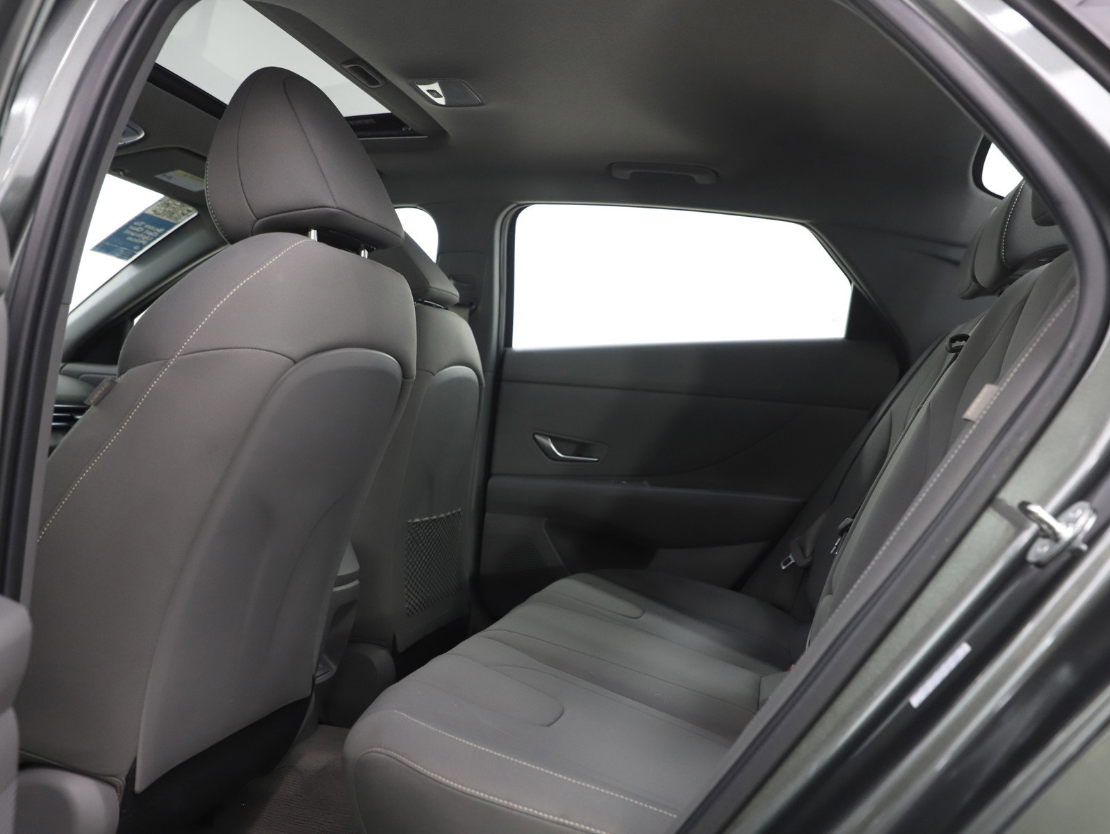 Used 2024 Hyundai Elantra SEL w/ Convenience Package image 16