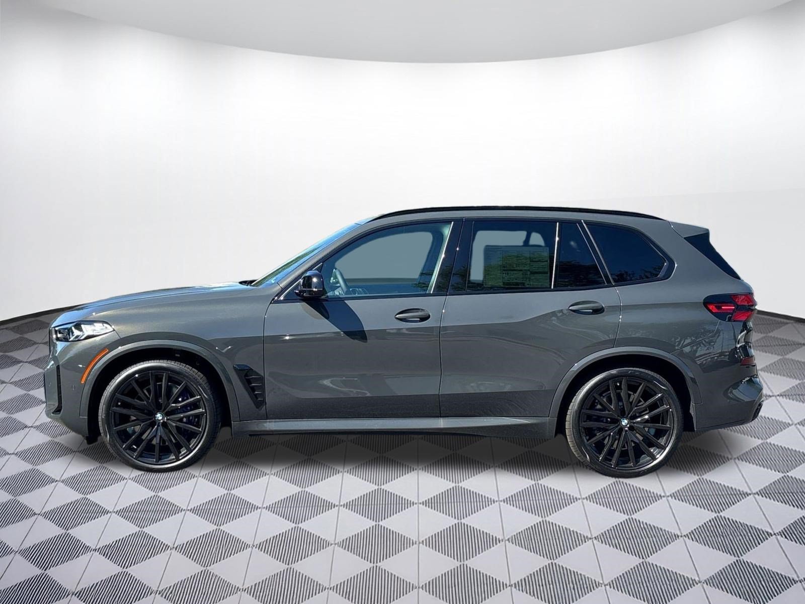 New 2026 BMW X5 M60i AWD/4WD image 2
