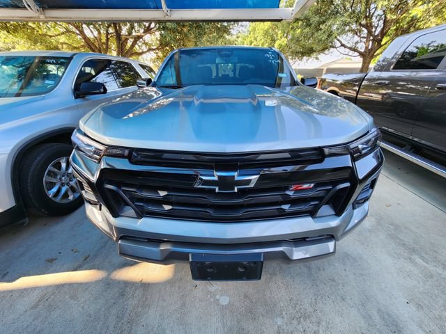 Used 2023 Chevrolet Colorado Z71 w/ Z71 Convenience Package 2 AWD/4WD image 2