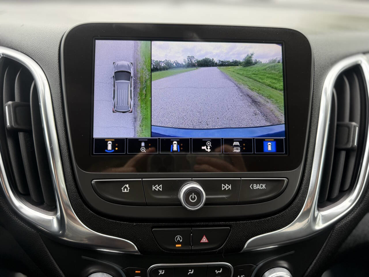 Used 2024 Chevrolet Equinox LT image 14
