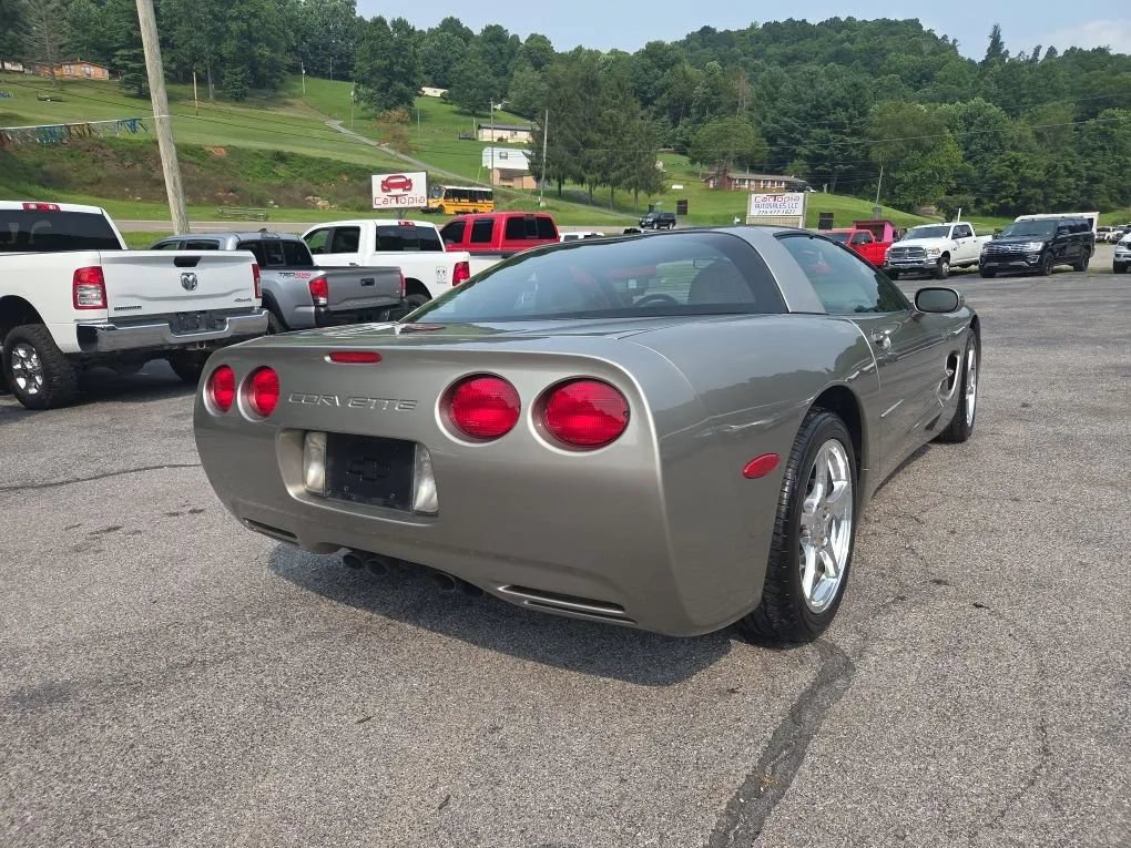 Used 2000 Chevrolet Corvette Coupe w/ Roof Pkg RWD image 6