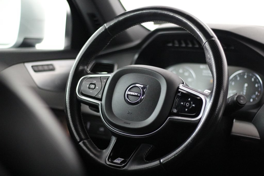 Used 2016 Volvo XC90 T6 R-Design w/ Protection Package Plus AWD/4WD image 11