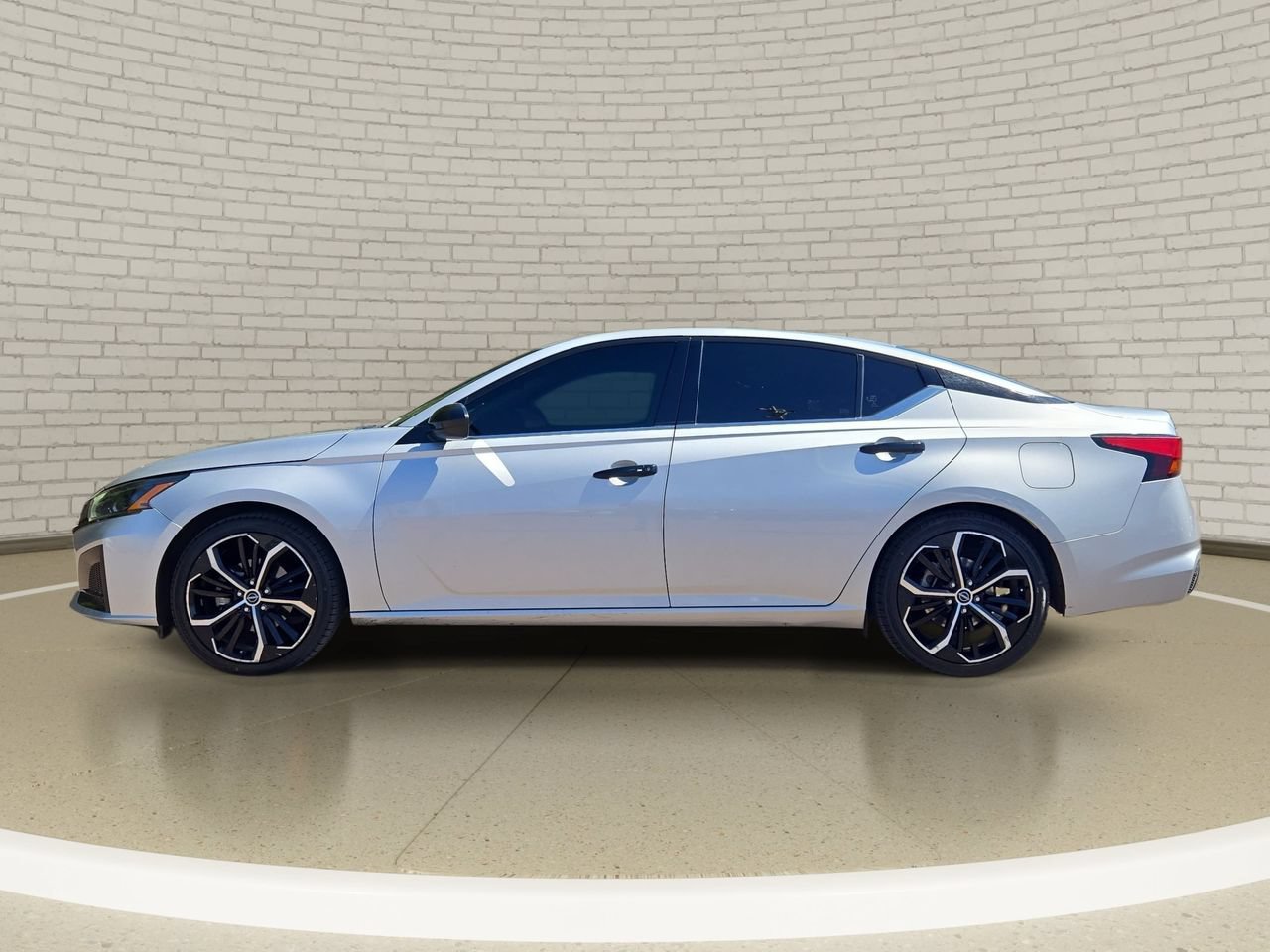Certified 2023 Nissan Altima 2.5 SR FWD image 8