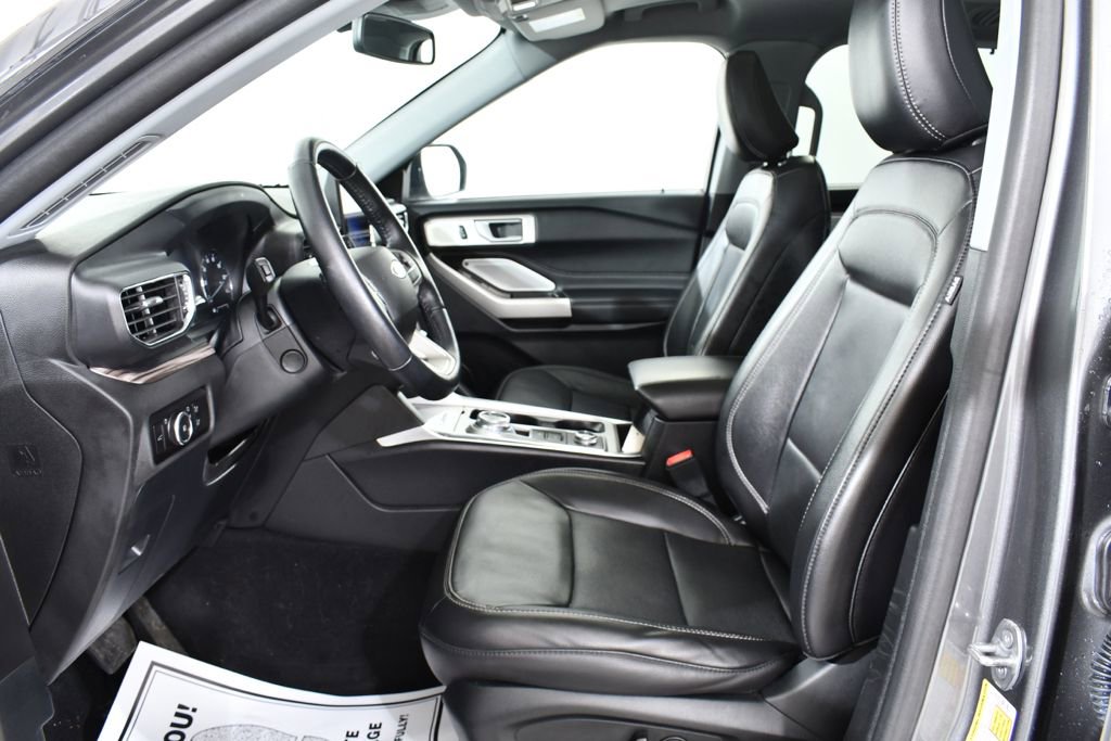 Used 2023 Ford Explorer Limited w/ Limited Technology Package image 6