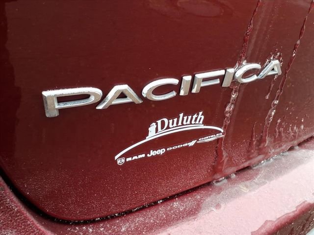 Used 2023 Chrysler Pacifica Touring-L FWD image 13
