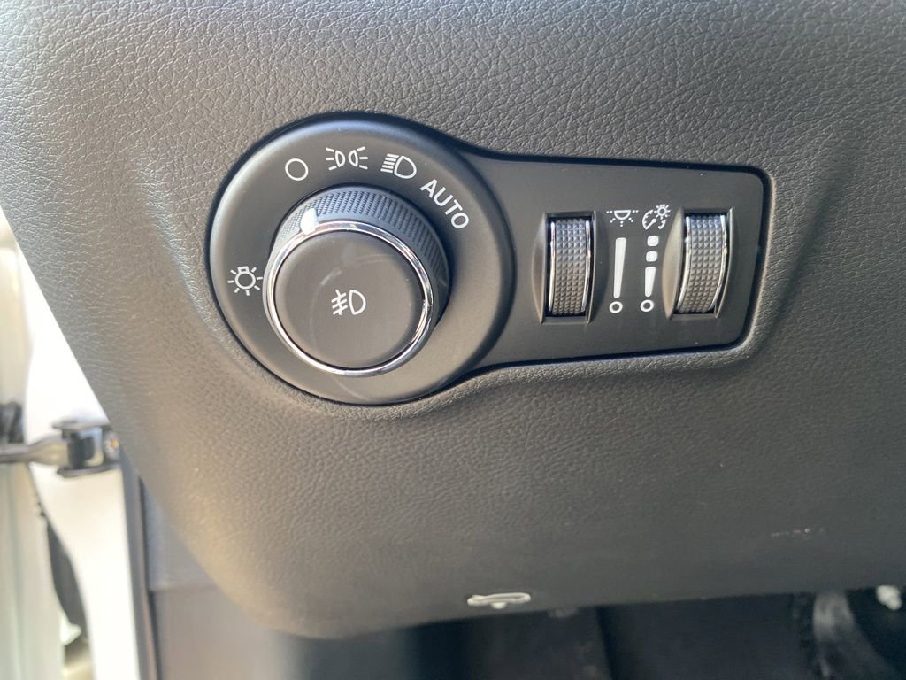 New 2026 Jeep Compass Latitude image 19