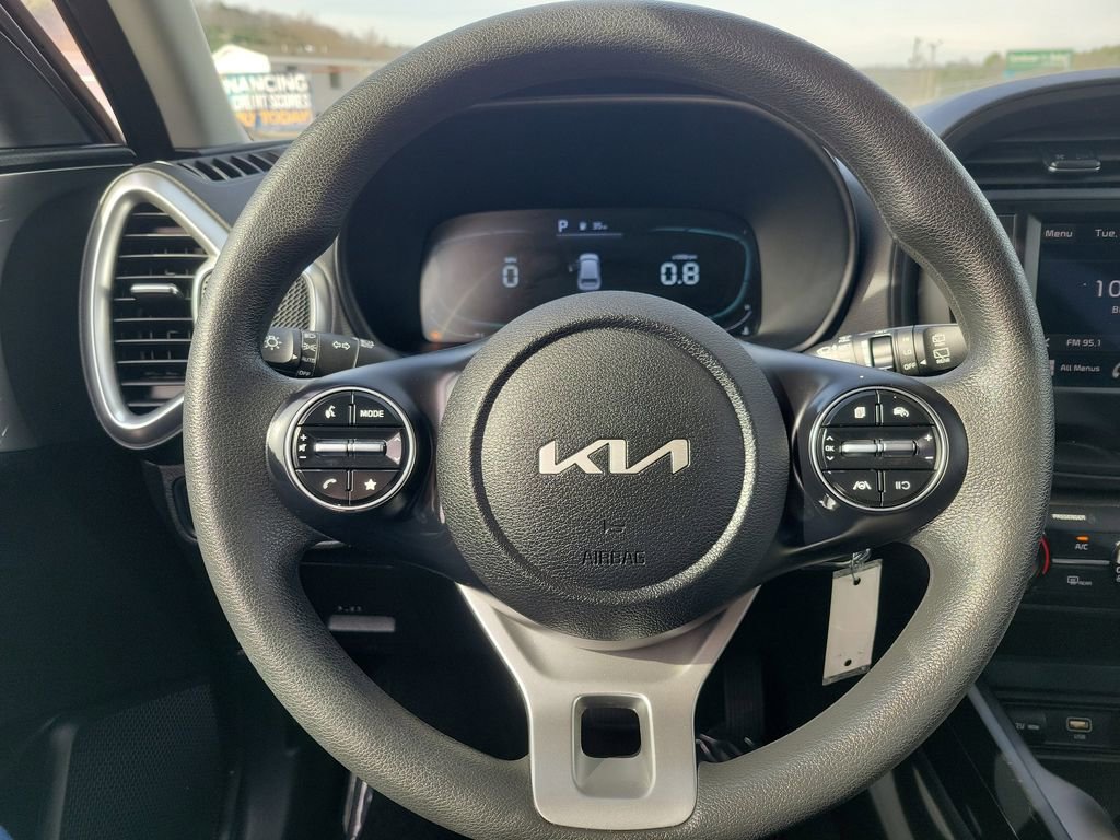 Used 2024 Kia Soul LX w/ Option Group 015 FWD image 11